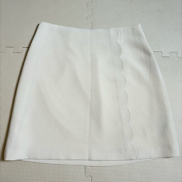 Club Monaco Beige Mini Skirt Women’s Size 8 Scallop Hem Workwear Minimalist - Picture 1 of 10